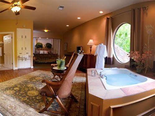 Creekhaven Inn & Spa Wimberley Esterno foto
